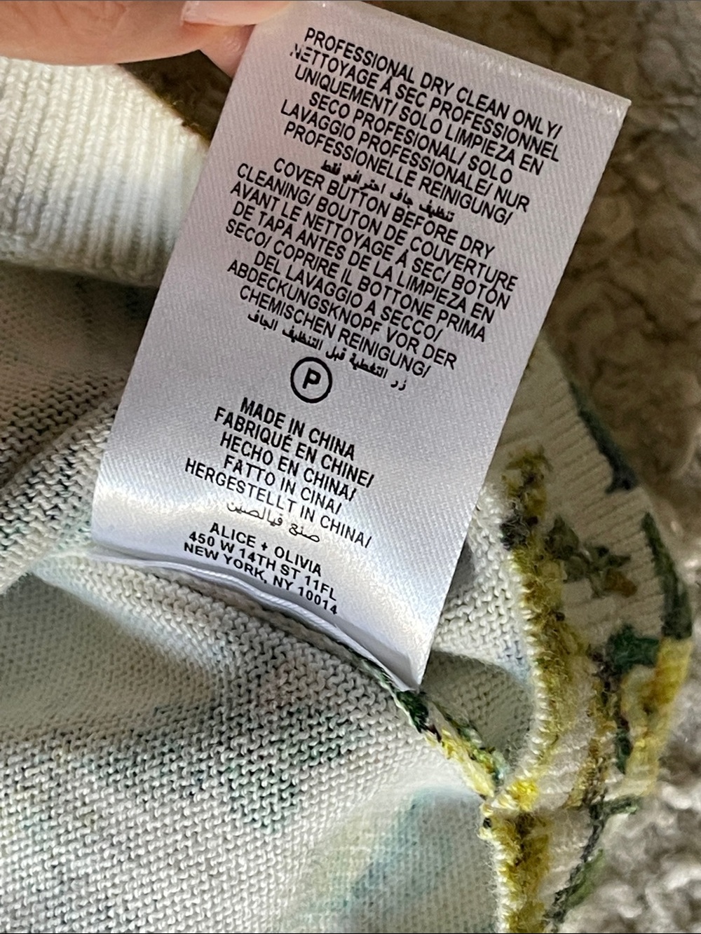 Alice + Olivia CARSON PRINTED CARDIGAN Fresh Air Butter Yellow Floral - Picture 11 of 11